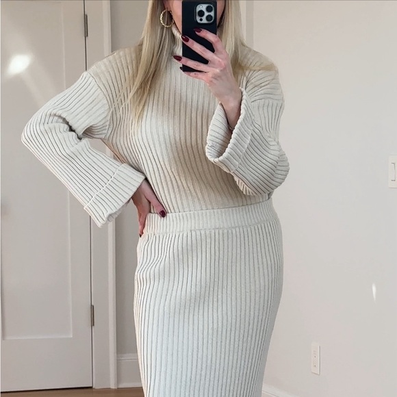 Cream knitted roll neck sweater and maxi skirt with Ribbed Texture and Slit - Picture 2 of 2